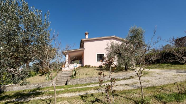 Image No.17-3 Bed House for sale