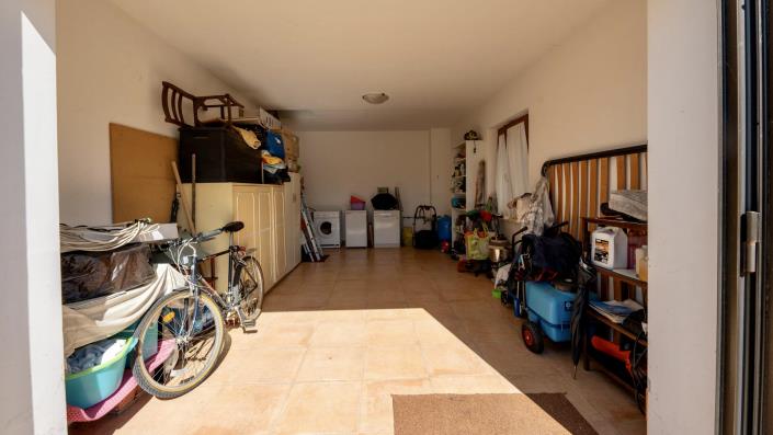 Image No.14-3 Bed House for sale