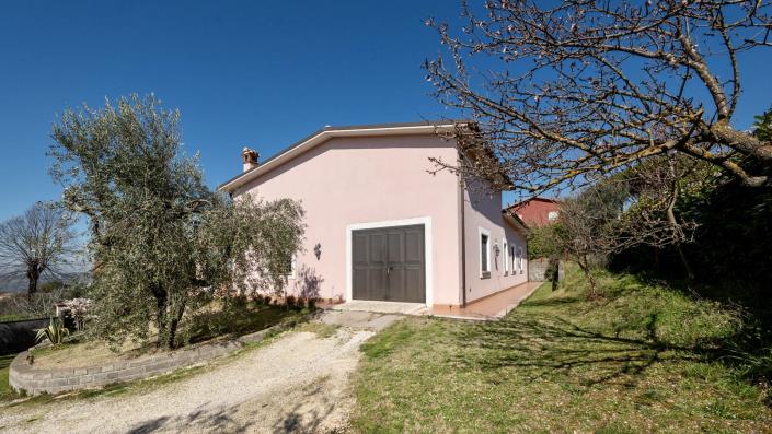 Image No.25-3 Bed House for sale