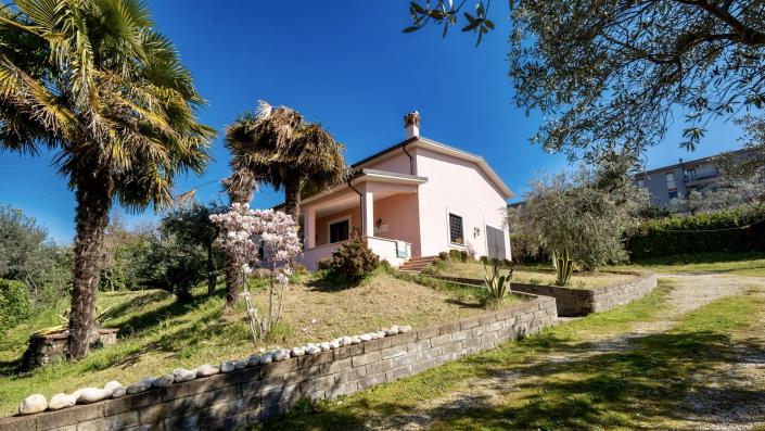 Image No.24-3 Bed House for sale