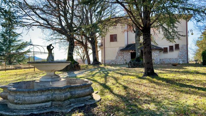 Image No.1-8 Bed Mansion for sale