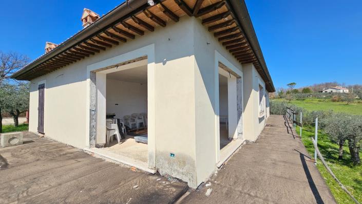 Image No.10-4 Bed Country House for sale