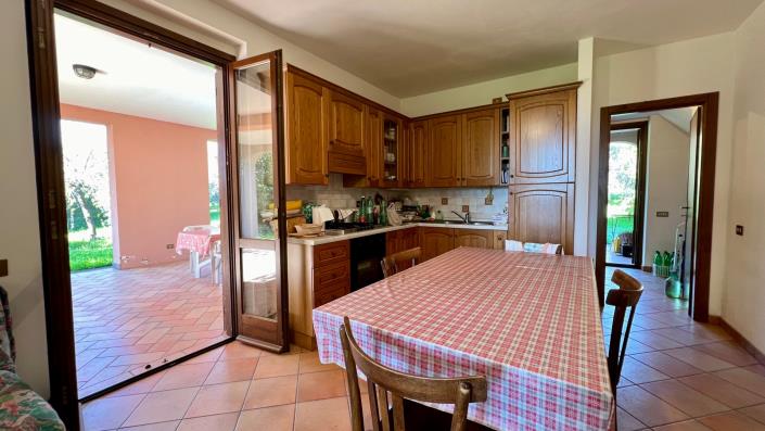 Image No.9-Maison de campagne de 4 chambres à vendre à Capranica