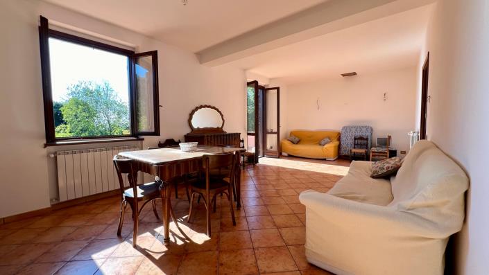 Image No.12-Maison de campagne de 4 chambres à vendre à Capranica