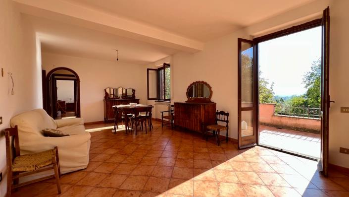 Image No.3-Maison de campagne de 4 chambres à vendre à Capranica