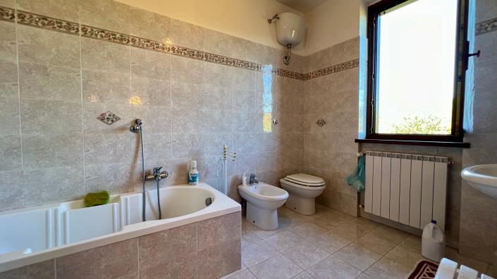 Image No.20-Maison de campagne de 4 chambres à vendre à Capranica