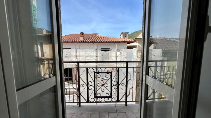 Image No.11-5 Bed Apartment for sale