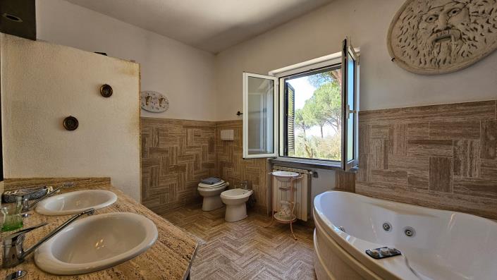 Image No.25-5 Bed Villa for sale