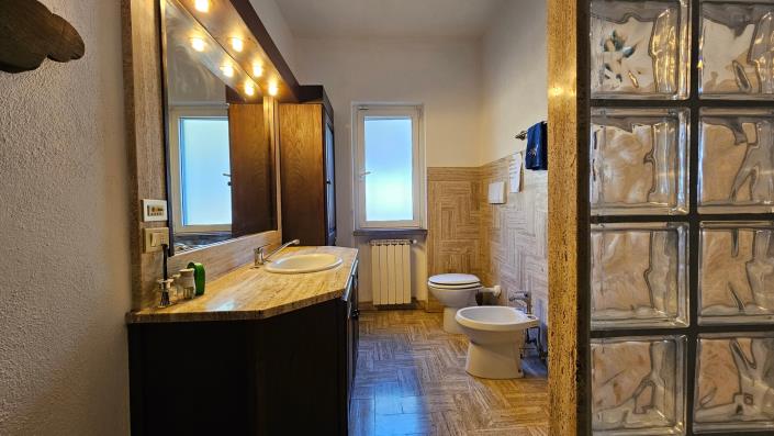 Image No.27-5 Bed Villa for sale