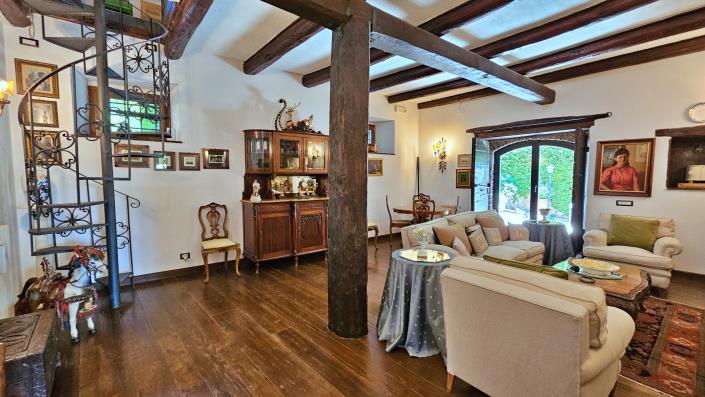 Image No.23-5 Bed Country Property for sale