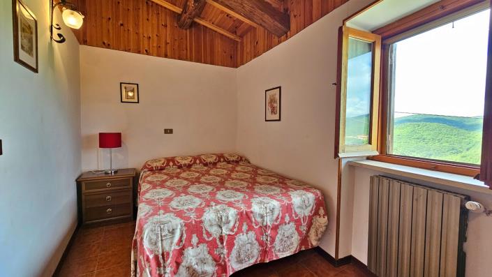 Image No.15-6 Bed House for sale