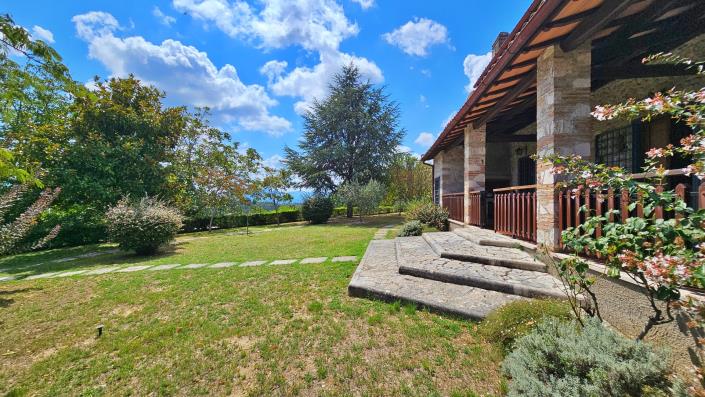 Image No.19-6 Bed House for sale