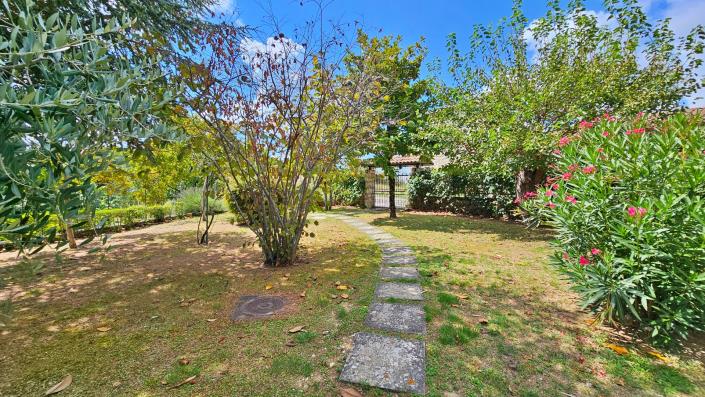 Image No.20-6 Bed House for sale