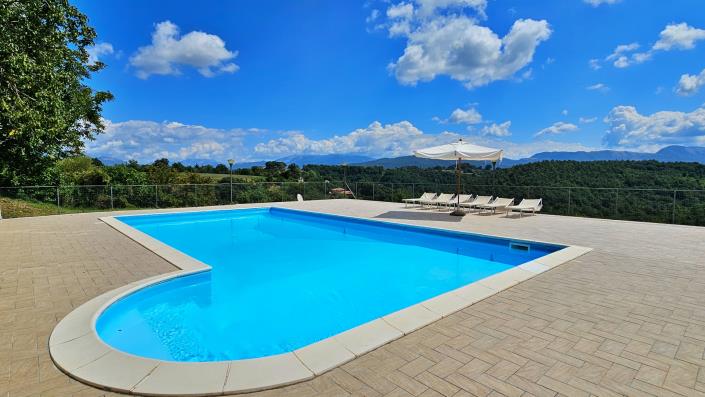 Image No.23-6 Bed House for sale