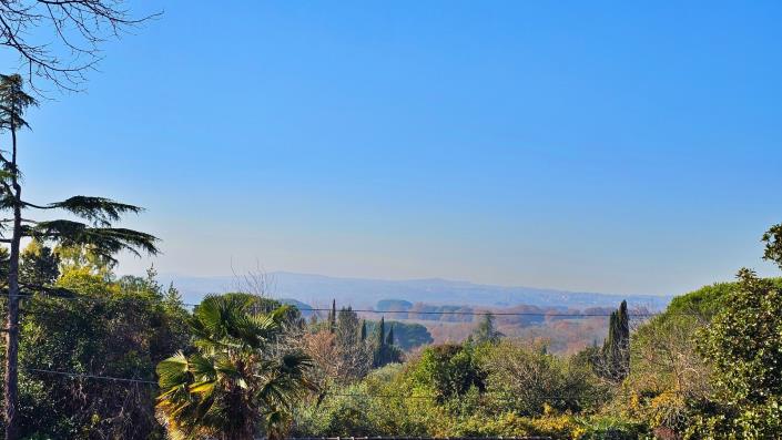 Image No.2-6 Bed Semi-Detached for sale