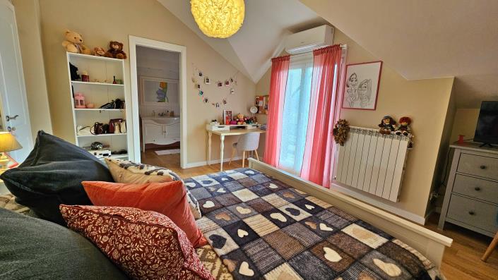 Image No.17-6 Bed Semi-Detached for sale