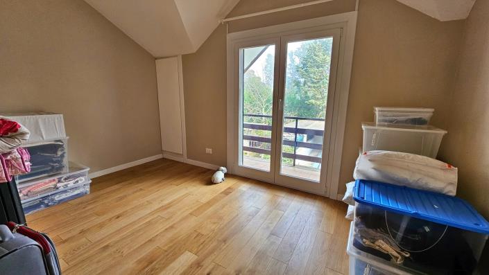 Image No.19-6 Bed Semi-Detached for sale