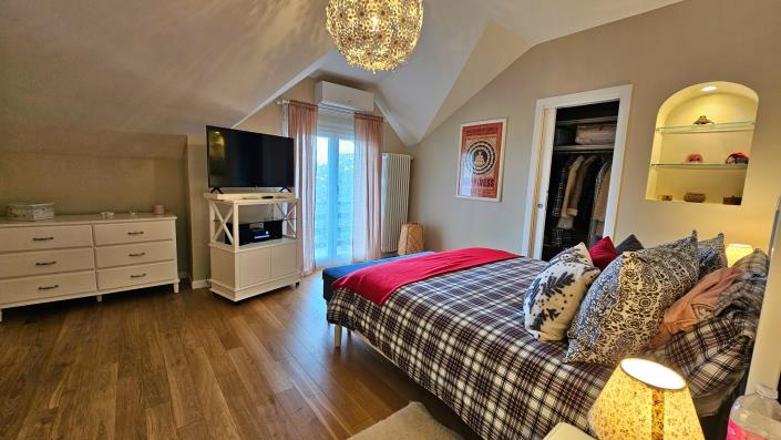 Image No.20-6 Bed Semi-Detached for sale