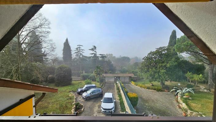 Image No.22-6 Bed Semi-Detached for sale