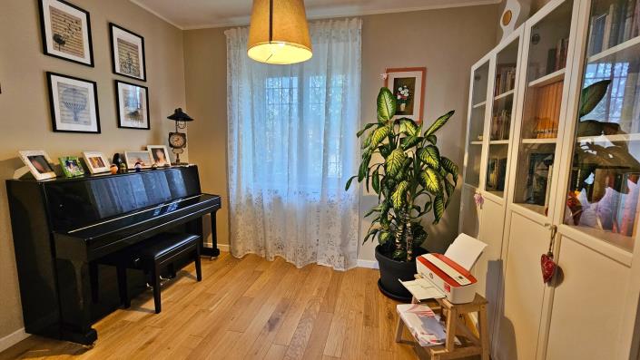 Image No.10-6 Bed Semi-Detached for sale