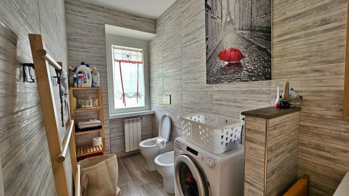 Image No.24-6 Bed Semi-Detached for sale