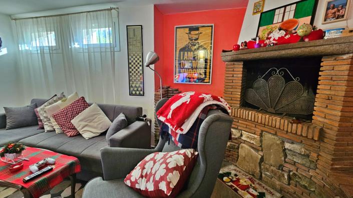 Image No.27-6 Bed Semi-Detached for sale