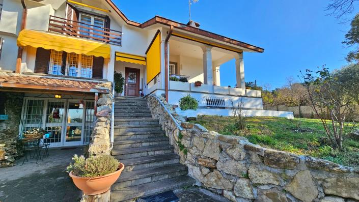 Image No.3-6 Bed Semi-Detached for sale