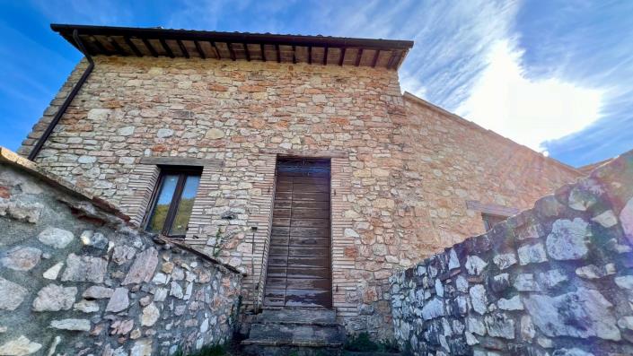 Image No.3-Propriété de pays de 11 chambres à vendre à Sellano