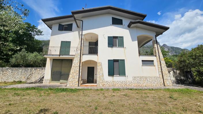 Image No.33-5 Bed Country Property for sale