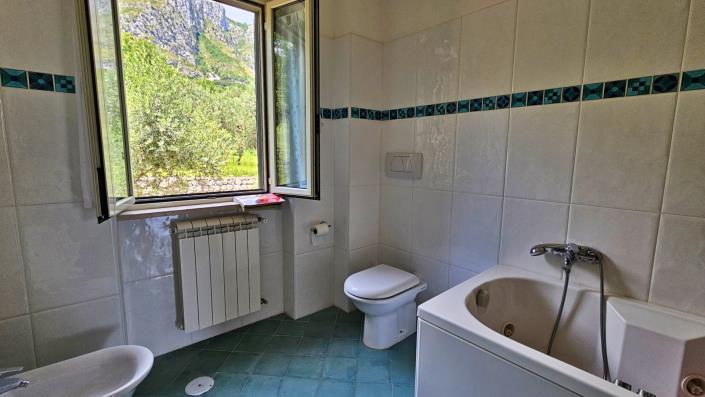 Image No.29-5 Bed Country Property for sale