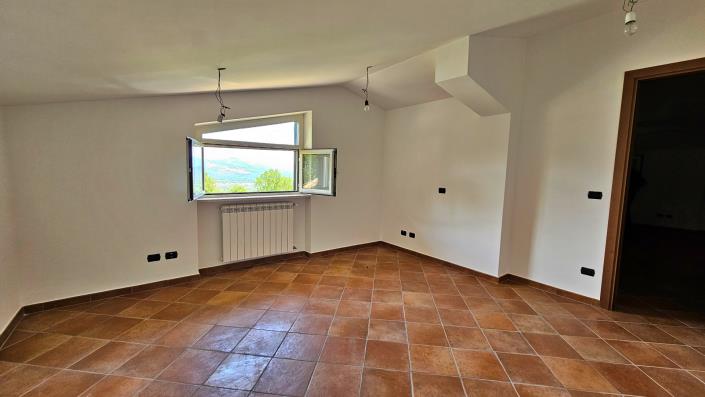 Image No.32-5 Bed Country Property for sale