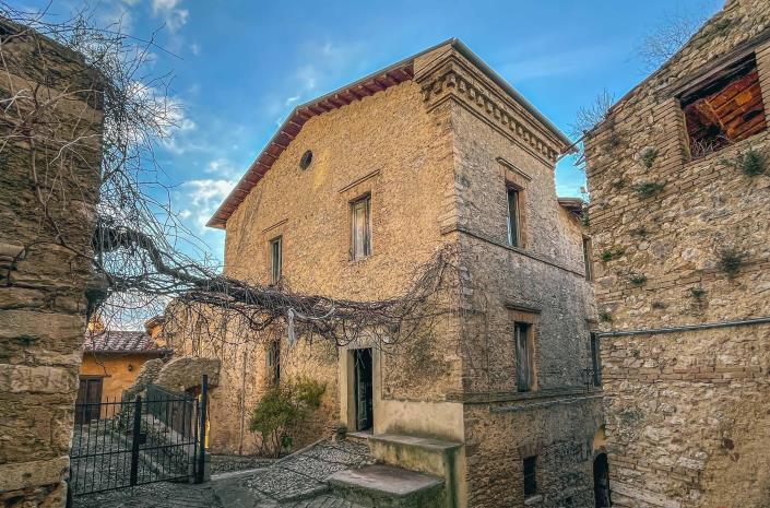Image No.3-4 Bed Townhouse for sale