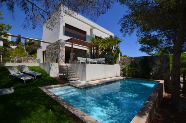 Image No.1-4 Bed Villa for sale