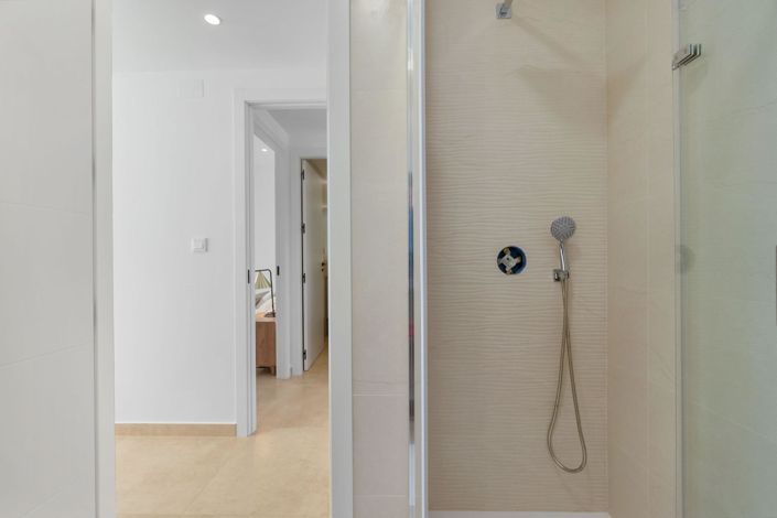 Image No.28-3 Bed Apartment for sale