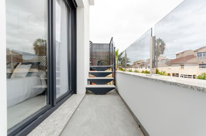 Image No.32-3 Bed Villa for sale