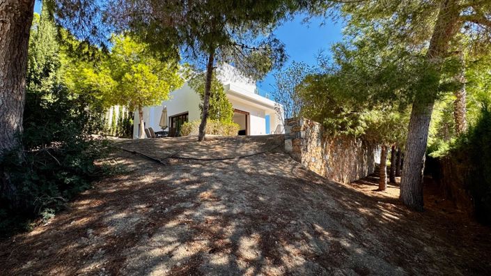 Image No.26-3 Bed Villa for sale