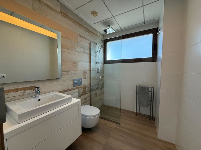 Image No.9-3 Bed Villa for sale