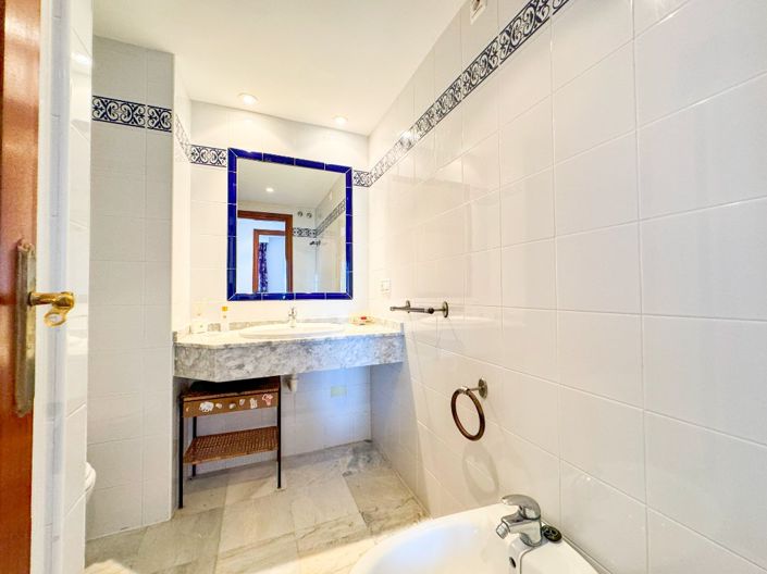 Image No.33-3 Bed Apartment for sale