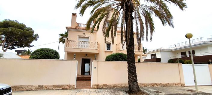 Image No.1-Villa de 4 chambres à vendre à Cabo Roig
