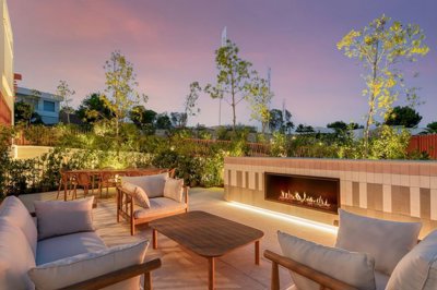 wsummerkitchen-fireplace