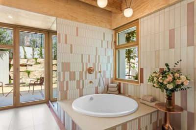 wrelaxingbath