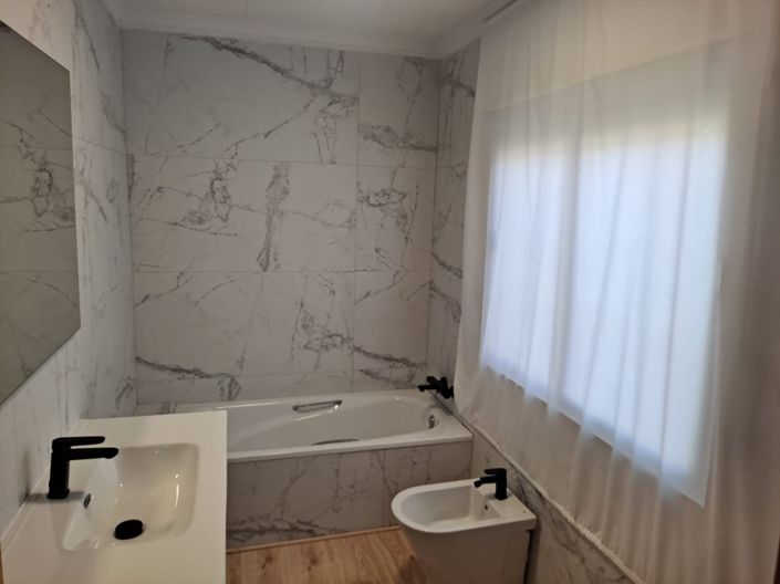 Image No.28-5 Bed Villa for sale