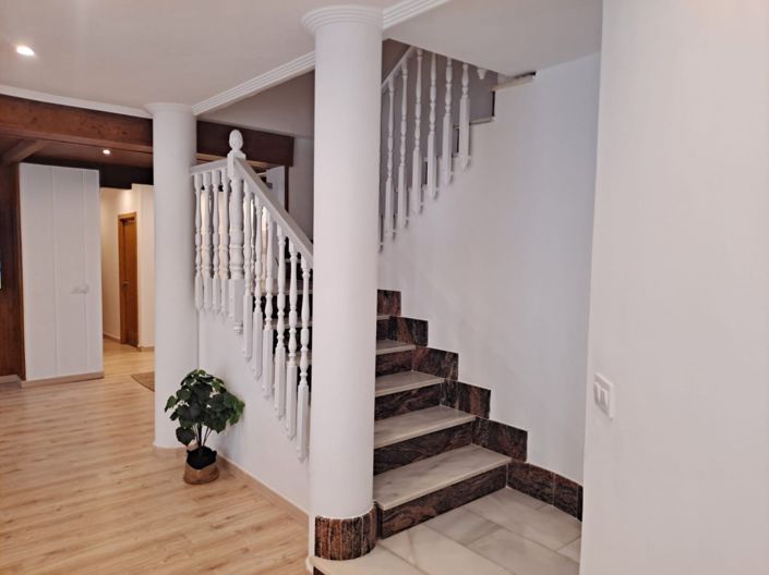 Image No.29-5 Bed Villa for sale