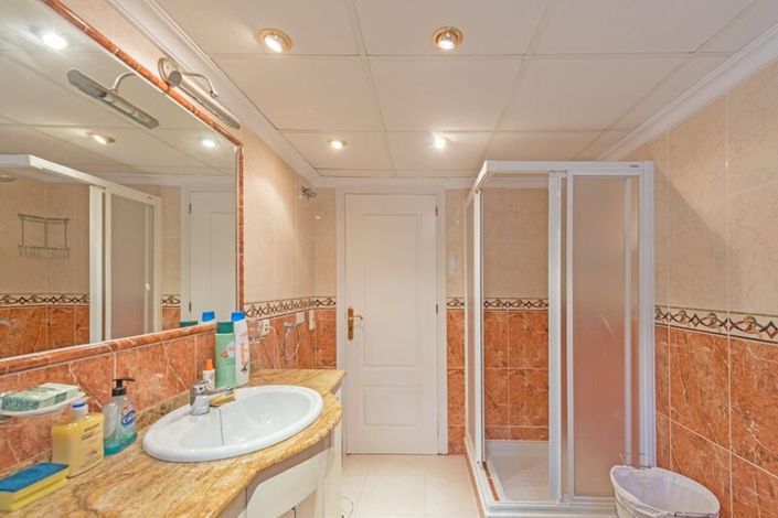 Image No.6-4 Bed Villa for sale