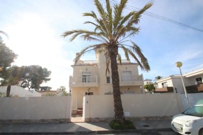 4 Bed Villa for sale