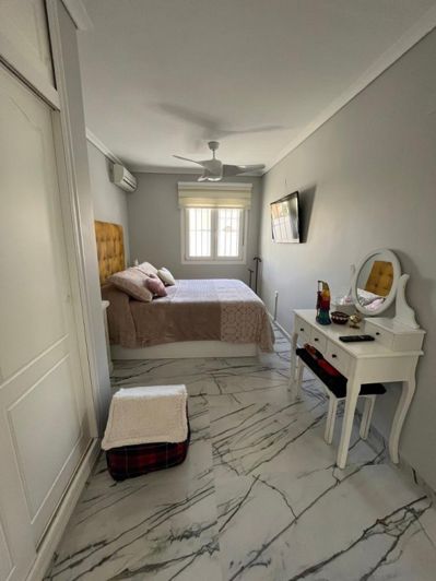 Image No.19-2 Bed Property for sale