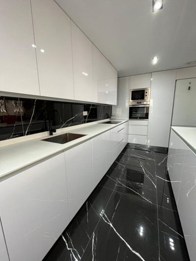 Image No.9-2 Bed Property for sale