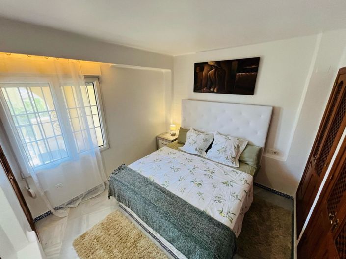 Image No.21-3 Bed Apartment for sale