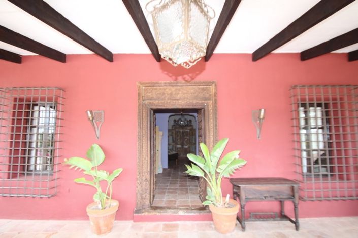 Image No.1-4 Bed Villa for sale