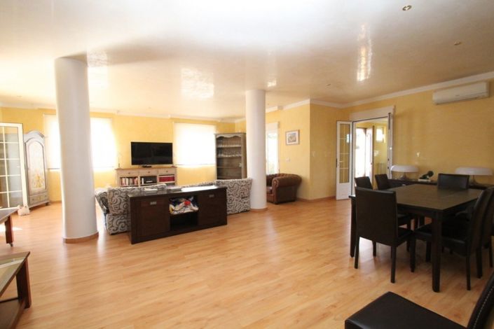 Image No.5-5 Bed Villa for sale